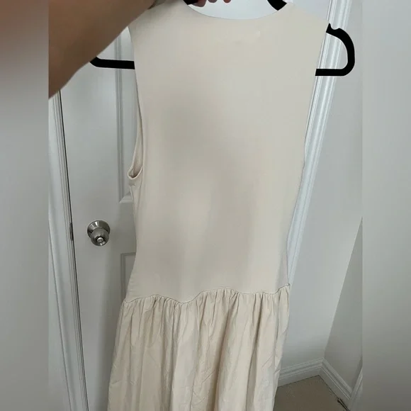 NWT aritzia worldly dress - Picture 3 of 3